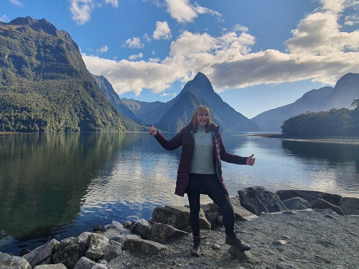 Milford Sound Walkw in Fiordland National Park by Freewalks.nz