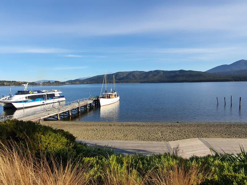 Visitor centre to Upukerora River Walk in Te Anau