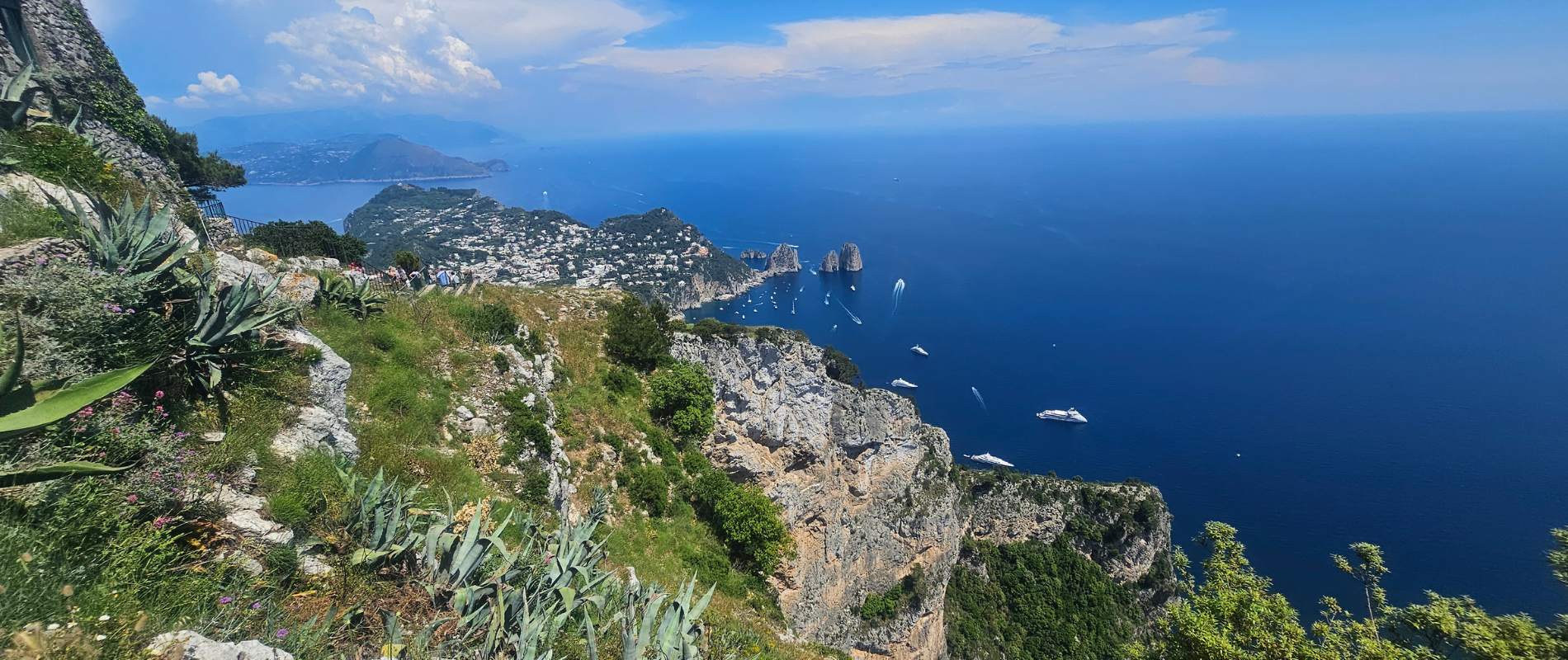 My-day-walking-on-the-island-of-Capri-in-Italy